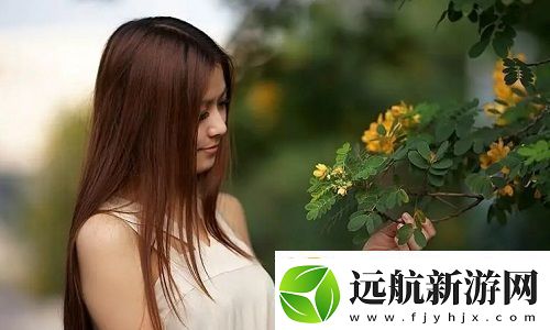 幾個裝修工人把我壓在茶幾